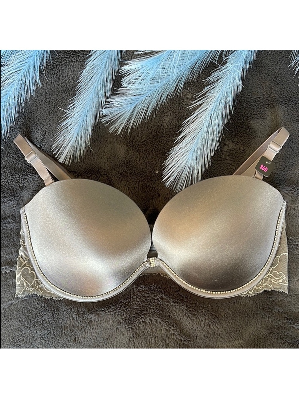 “Beyond Sexy” Rhinestone and lace- front close - multi way bra - NWT
